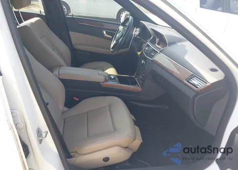 2013 Mercedes-Benz E 350 z USA, uszkodzony, nr VIN WDDHF5KB3DA664800